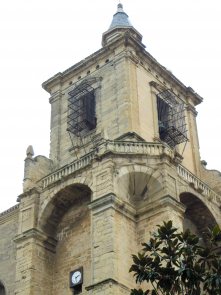 サンタ・マリア教会。1584 - 1593に作られたルネサンス様式の塔。