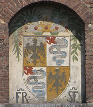 スフォルツェスコ城のスフォルツァの紋章。