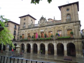 市庁舎（Ayuntamiento）。
