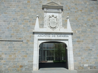 ナヴァーラ古公文書館入口。
