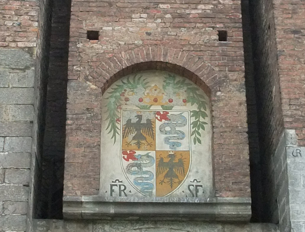 スフォルツァ家紋章、ミラノ、スフォルツェスコ城、西門。