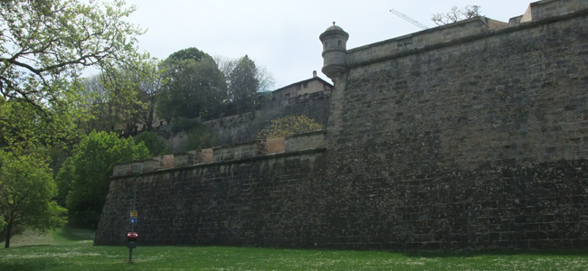 街の北側に残る城壁。