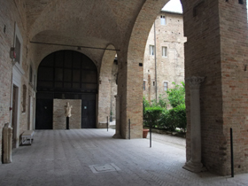 中庭のひとつ。