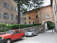 宮殿周りの城門