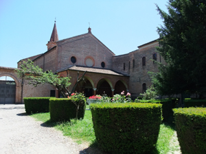 カスタビーリ宮から少し歩いた、街の南にあります