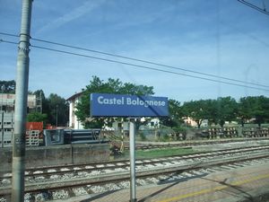 カステル・ボロネーゼの駅.jpg