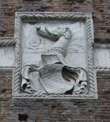 マラテスタ家紋章、リミニ、シジスモンド城、外壁。