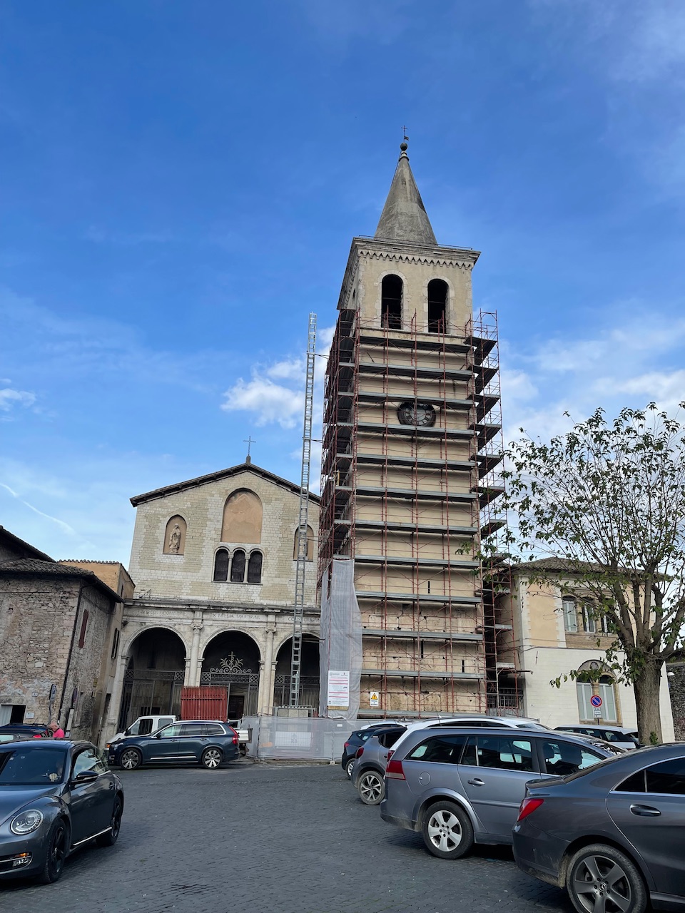 スポレート、サン・グレゴリオ・マッジョーレ大聖堂