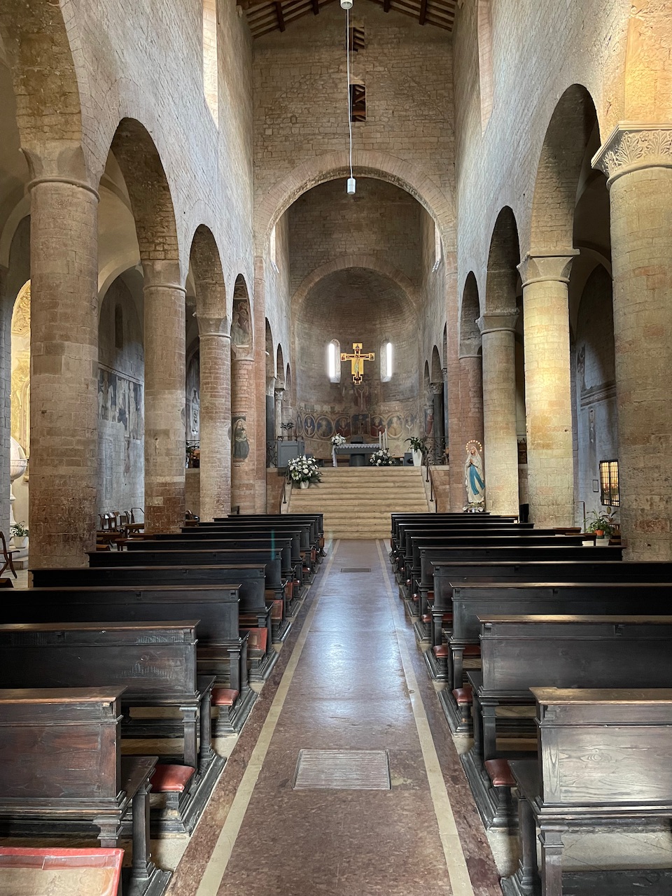 スポレート、サン・グレゴリオ・マッジョーレ大聖堂