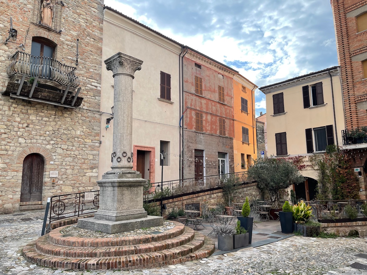 ベルティノーロ、輪の柱 ベルティノーロ、輪の柱