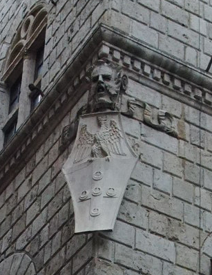 ピッコローミニ家紋章、シエナ、ピッコローミニ宮外壁。