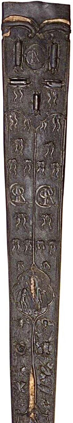  チェーザレの剣・鞘、裏